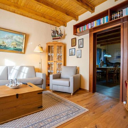Godewind Haus Wattwurm Apartment Busum Bagian luar foto