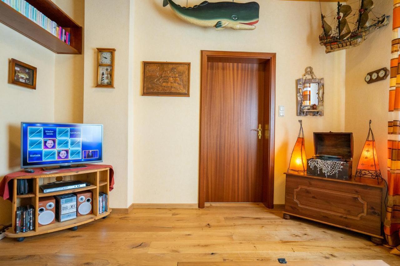 Godewind Haus Wattwurm Apartment Busum Bagian luar foto