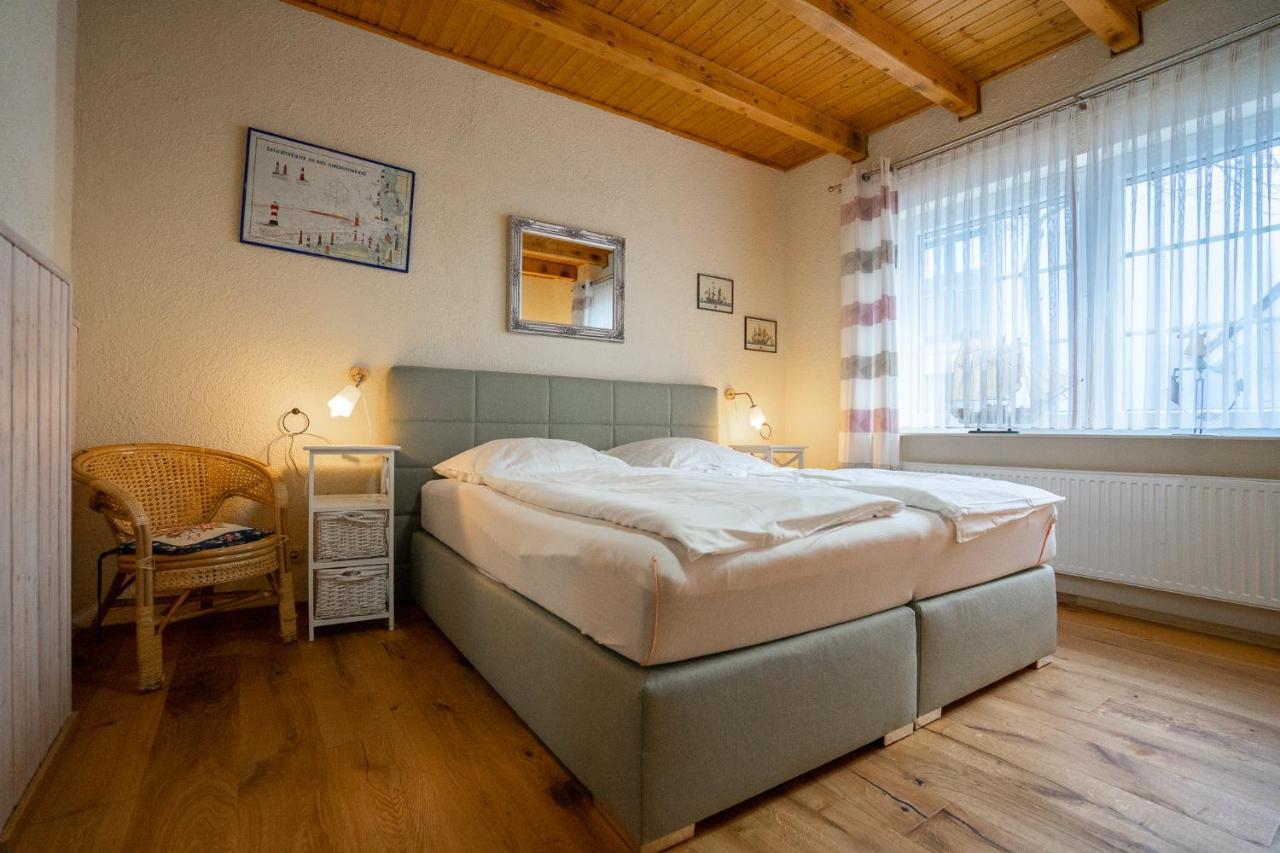 Godewind Haus Wattwurm Apartment Busum Bagian luar foto