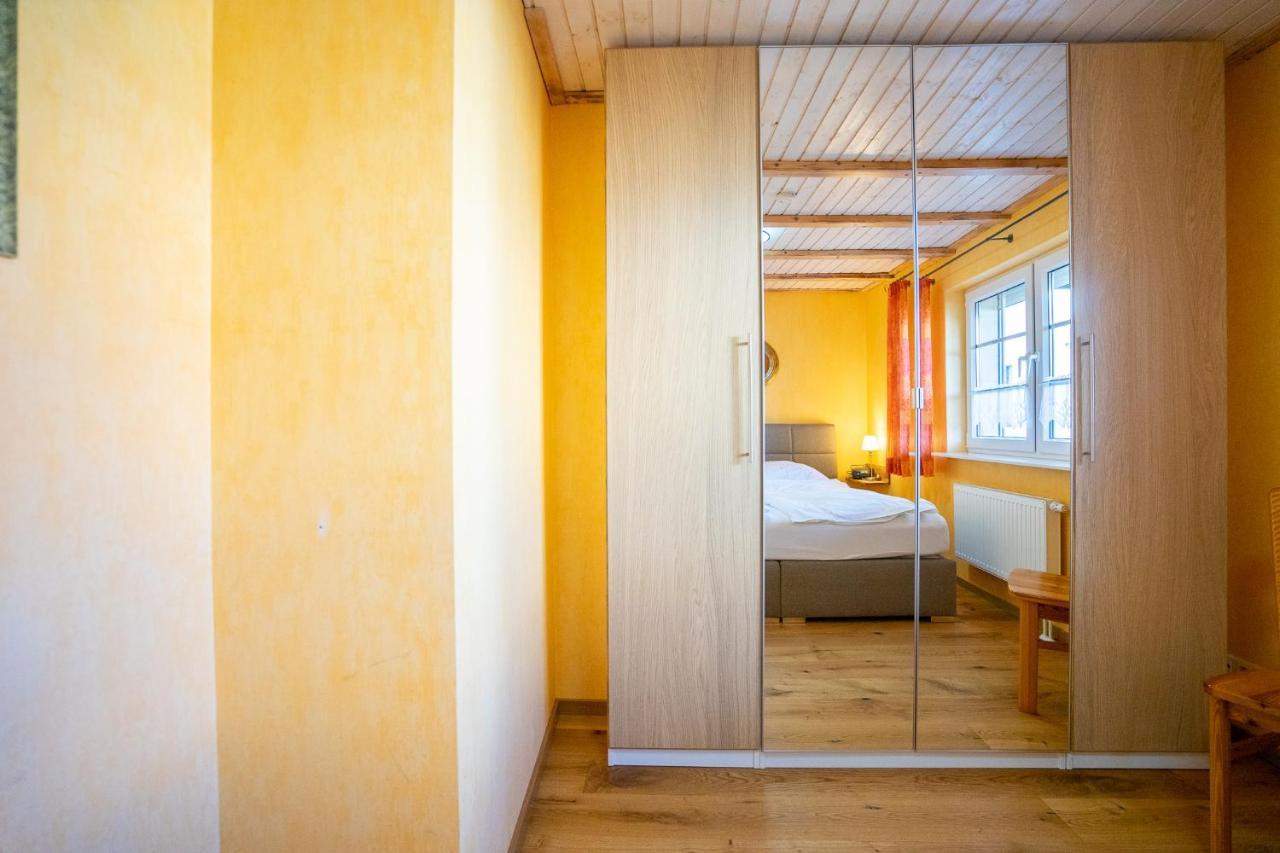 Godewind Haus Wattwurm Apartment Busum Bagian luar foto